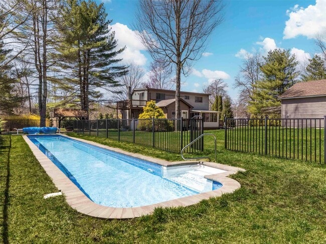 Primary Photo - 673 Acorn Hill Rd