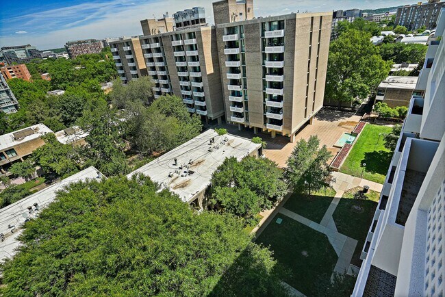Building Photo - 300 M St SE