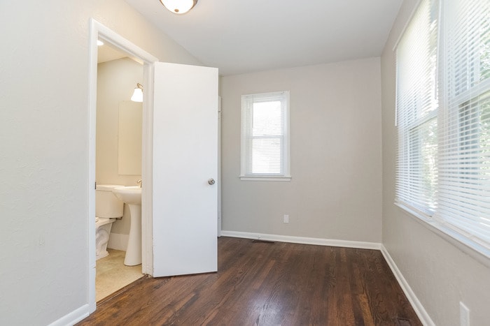 Building Photo - 3620 NE 53 Terrace