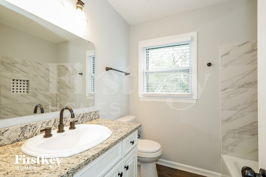 Building Photo - 2816 Scarlet Cir