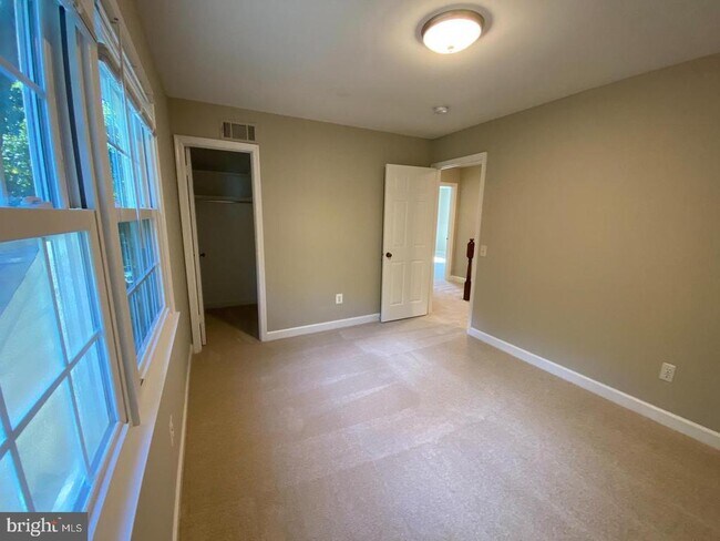 Building Photo - 3707 Moss Brooke Ct