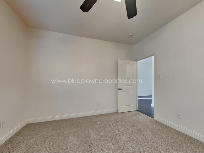 Building Photo - 2065 Pontchartrain Dr