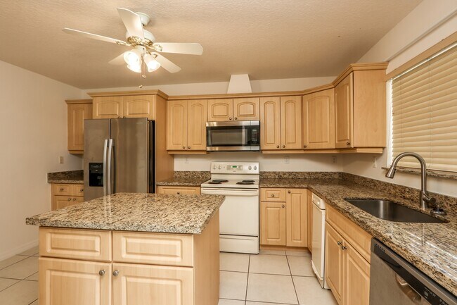 Building Photo - 4145 SW 84th Ct