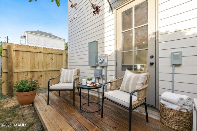 Building Photo - 202 Steiner Oaks