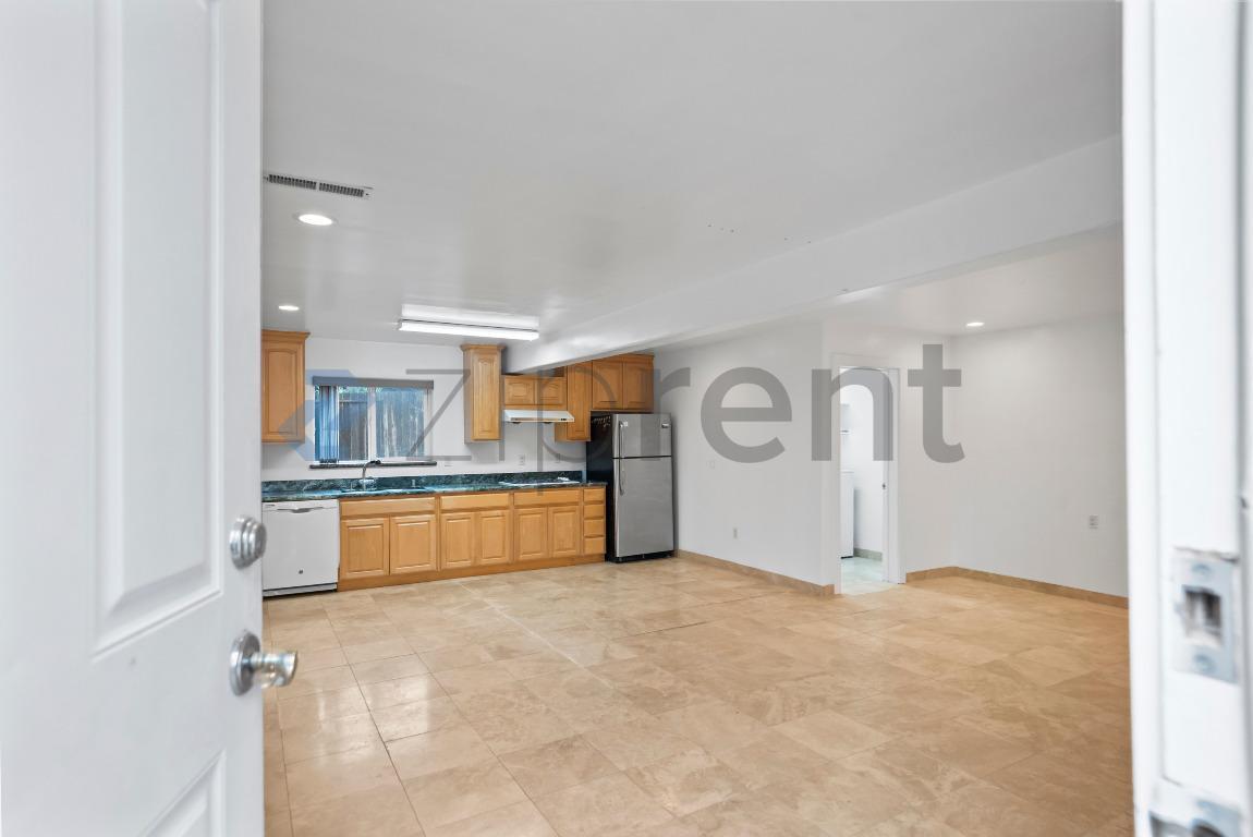 Building Photo - 9627 Alcosta Blvd