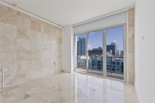 Building Photo - 1155 Brickell Bay Dr