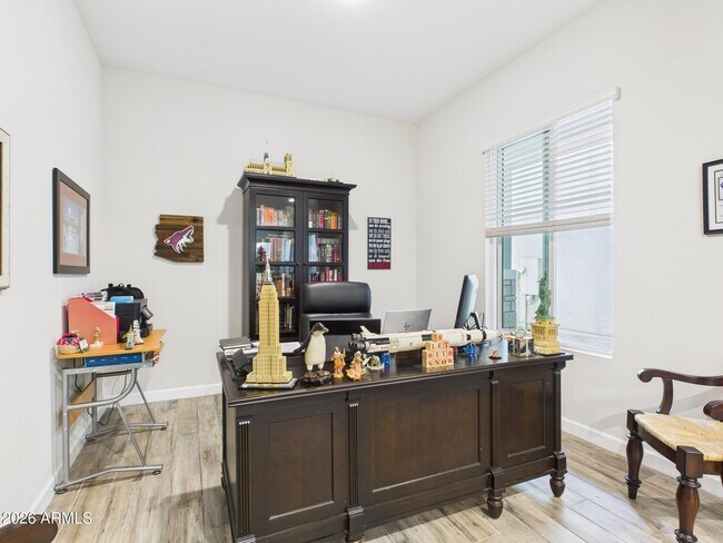 Building Photo - 4854 E Helena Dr