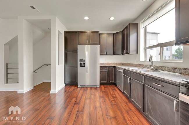 Building Photo - 10254 E 29th Dr