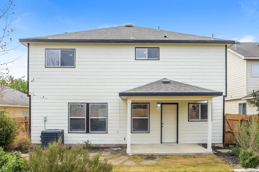 Building Photo - 811 Rodeo Ranch