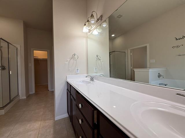 Building Photo - 909 Mangrove Dr