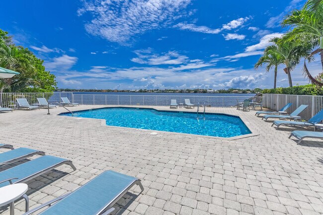 Building Photo - 142 Barefoot Cove