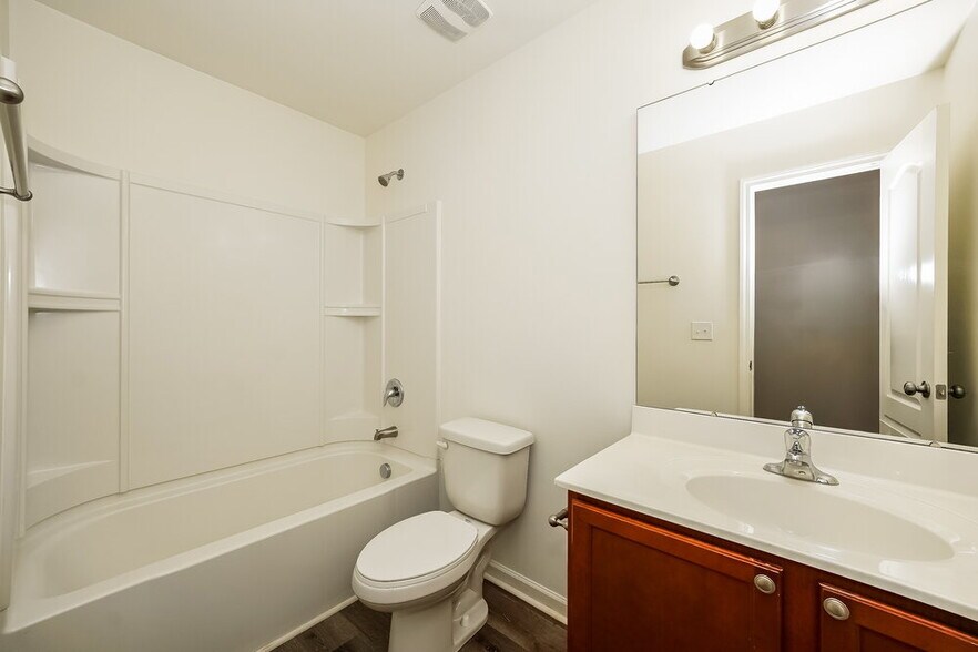 Building Photo - 4631 Montelena Dr