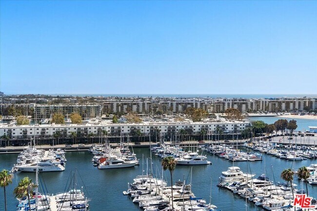 Building Photo - 4314 Marina City Dr