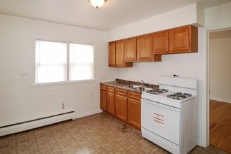 Building Photo - Maywood Apartments