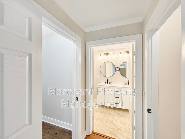 Building Photo - 308 Gordon St Ext