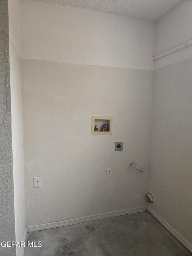 Building Photo - 709 La Chapa Ave
