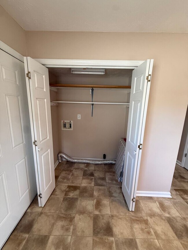 Building Photo - Convenient Murfreesboro Living – 3 Bed, 2 Bath with 2-Car Garage