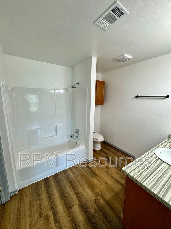 Building Photo - 7404 Park Meadow Dr