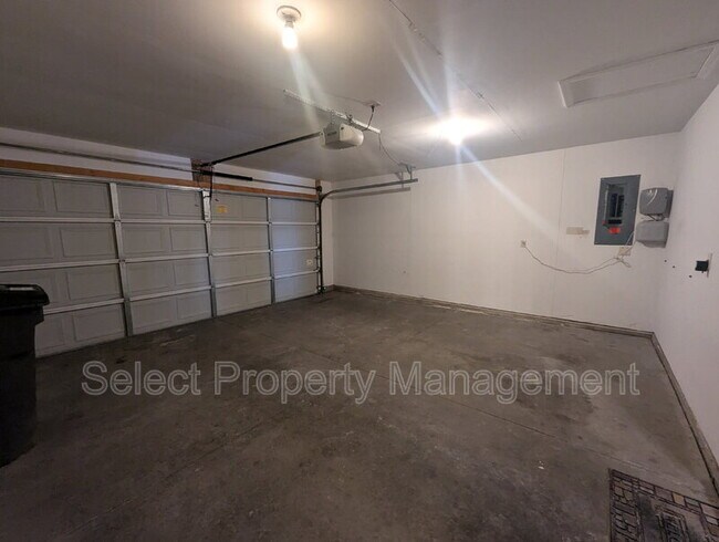 Building Photo - 3902 Stanton Hall Pkwy