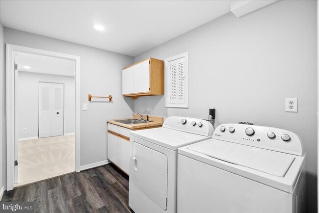 Building Photo - 8300 White Star Ct