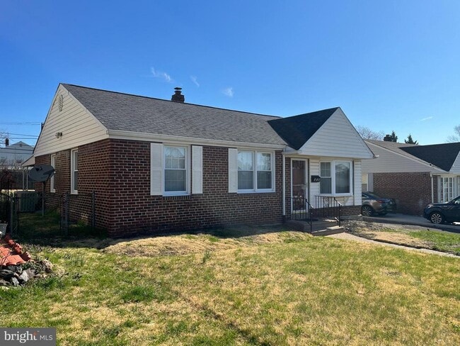 Building Photo - 509 Larkspur St