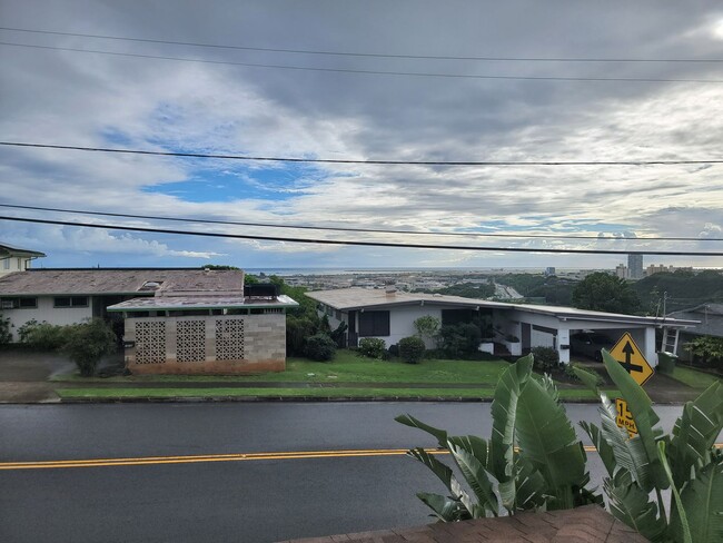 Building Photo - Large Single-Family Home. Split ACs.  (RRLLC)