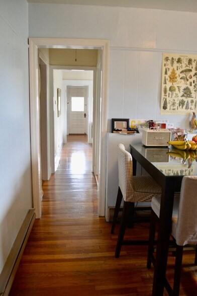 Building Photo - 21 Sartwell Ave