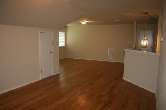 Building Photo - 27035 Oleander Chase
