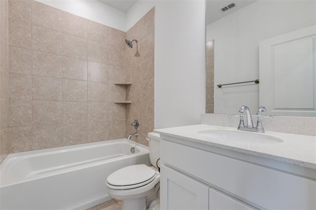 Building Photo - 3925 Cresthill Dr
