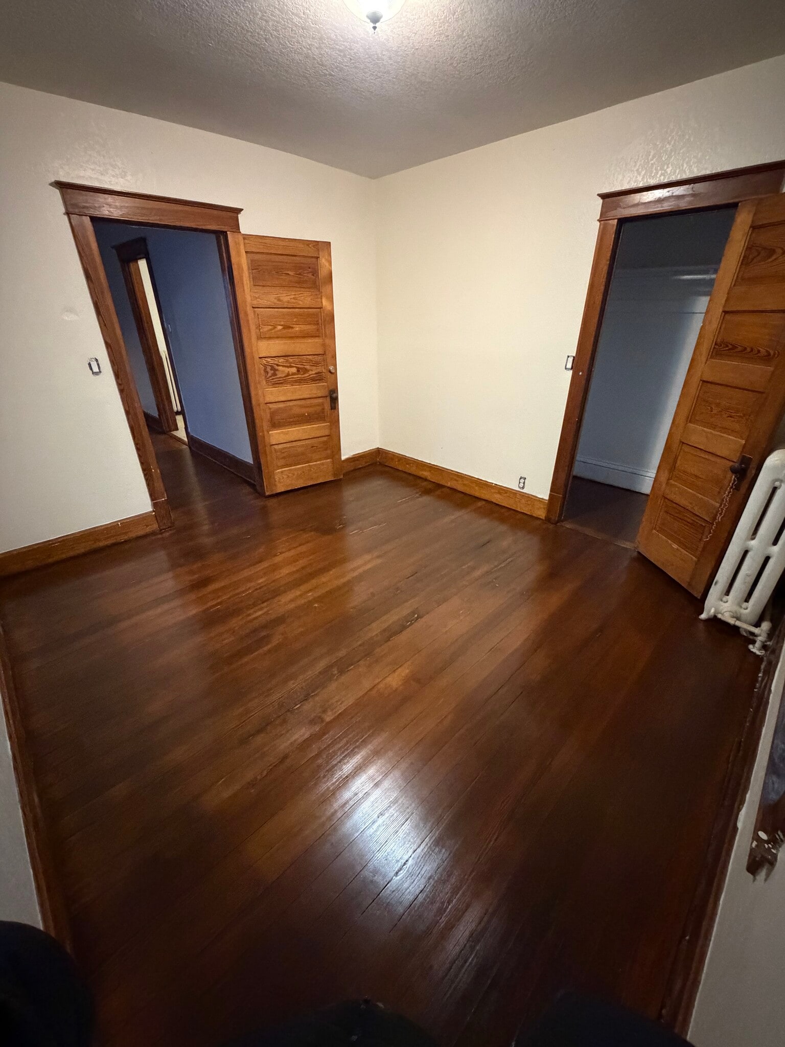 Bed 2 - 1910 Lasalle St