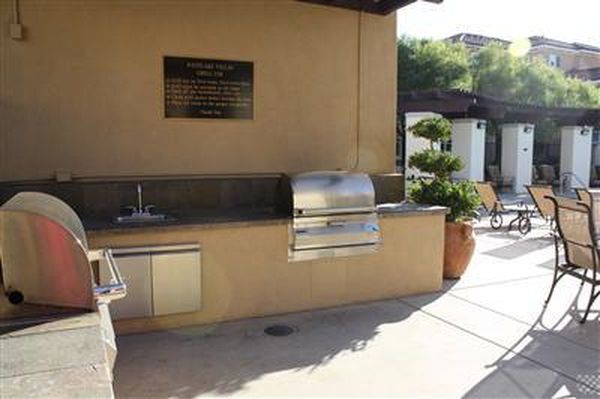 Building Photo - 4800 Westlake Pky