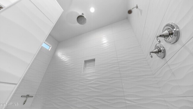 Building Photo - 16159 S 177th Dr