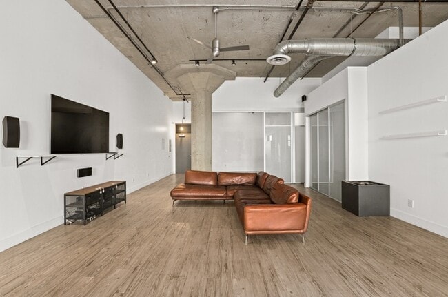 Building Photo - Qachtyp