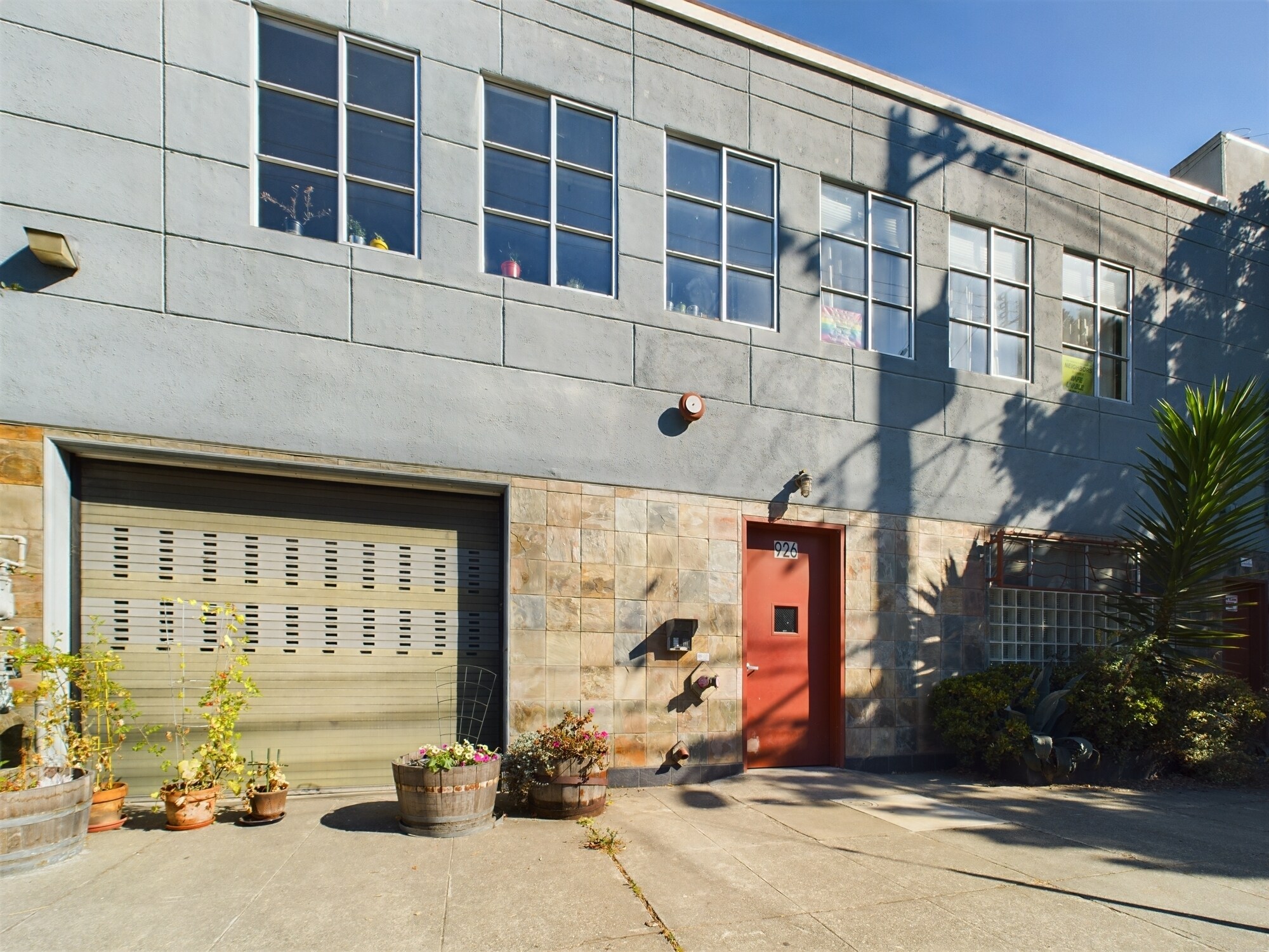 Building Photo - 926 Chester St