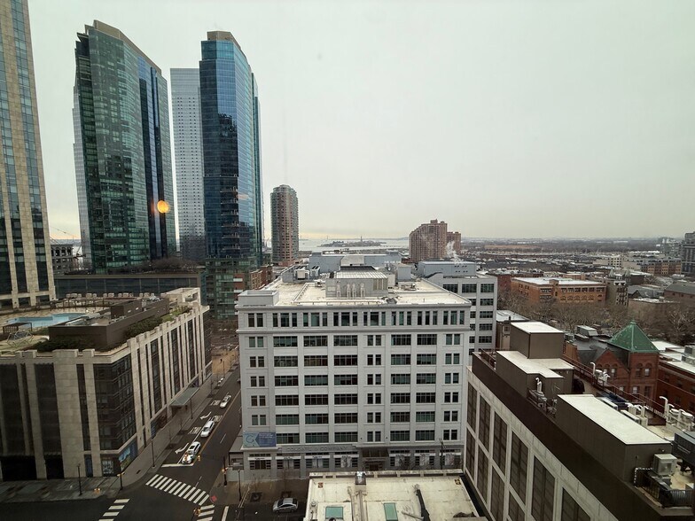 Building Photo - 105 Greene St