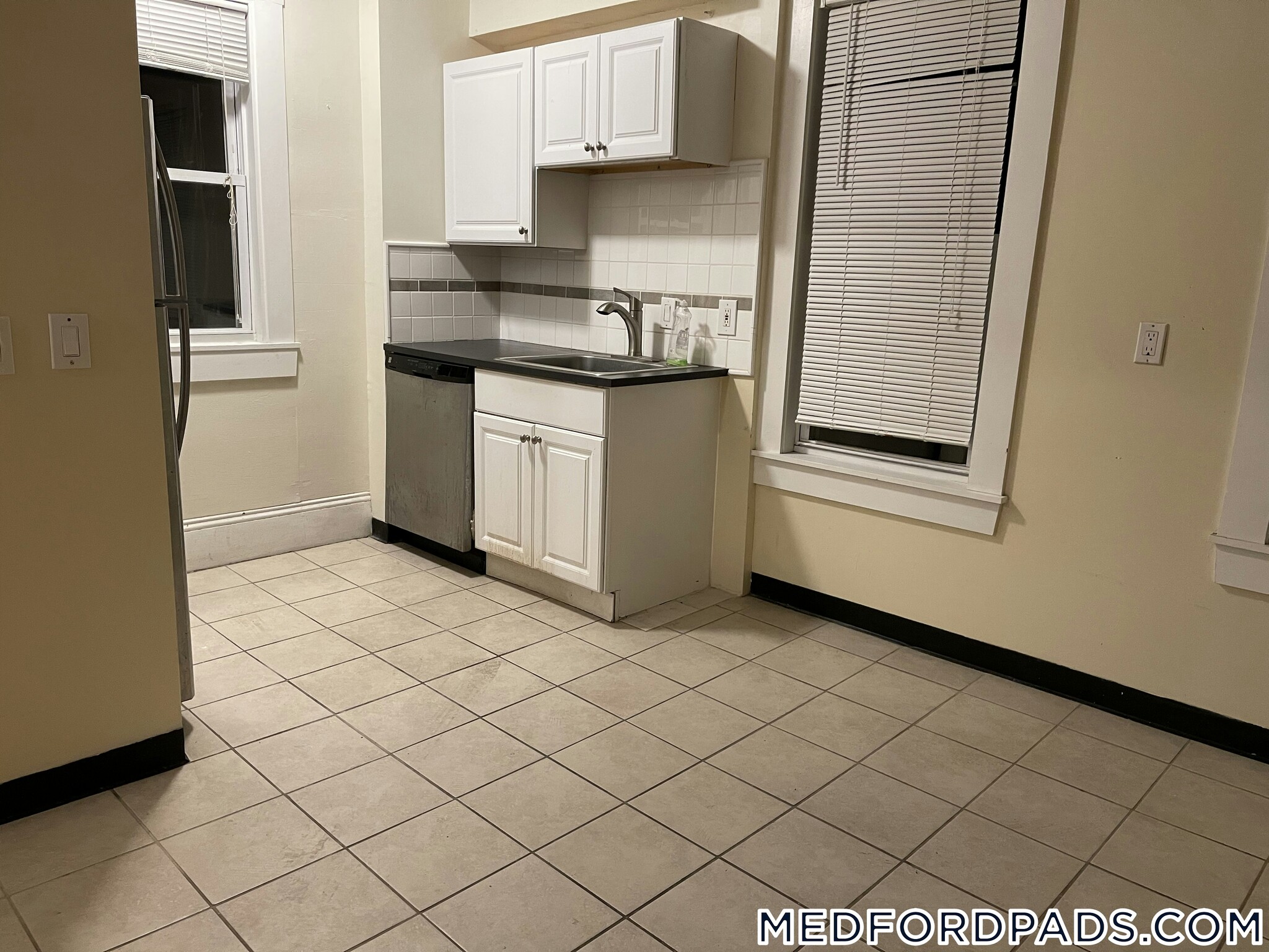 Building Photo - 8 Bennett St