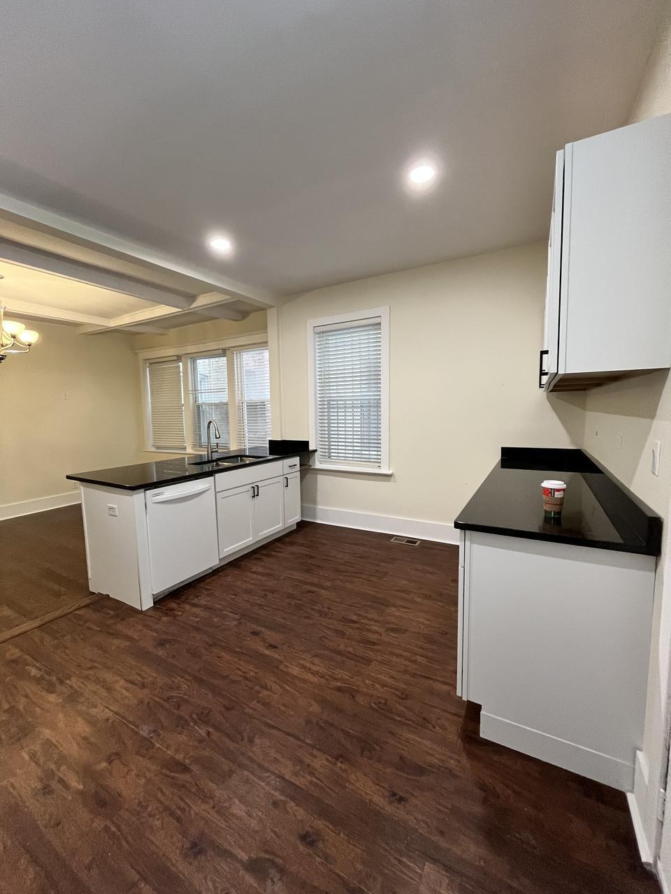 Building Photo - 3555 S King Dr