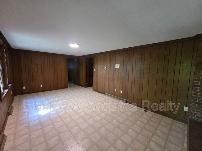 Building Photo - 1194 Ingram Dr