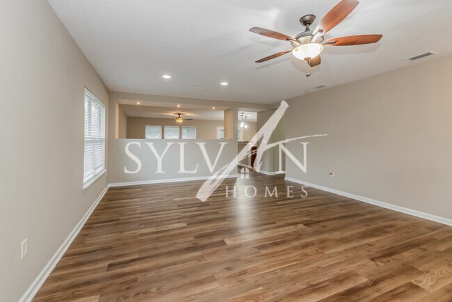 Building Photo - Lease today! No extra charge for contentme...