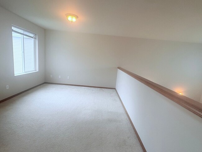 Building Photo - Charming 3-Bedroom, 4-Bath Home in the Heart of Orting