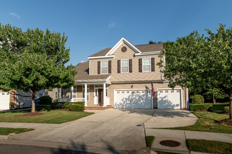 Primary Photo - 2076 Queens Point Dr