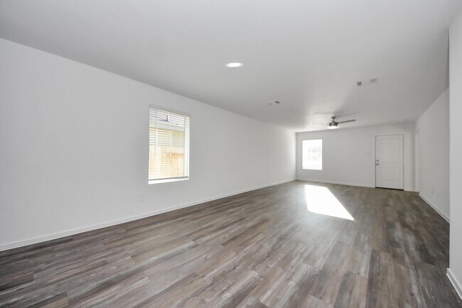 Building Photo - 14315 Leafy Willow Dr