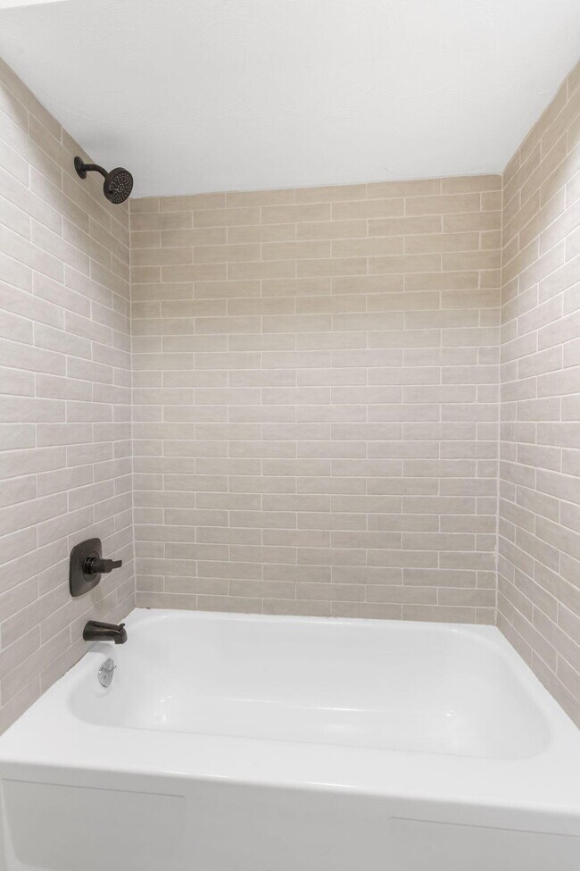 Building Photo - 4267 S Ridgecrest Dr