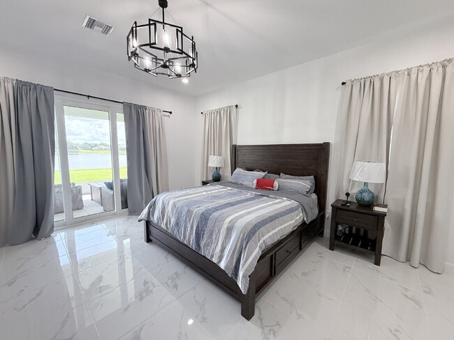 Building Photo - 5 Bedroom and 6 Bathroom, Lake view House