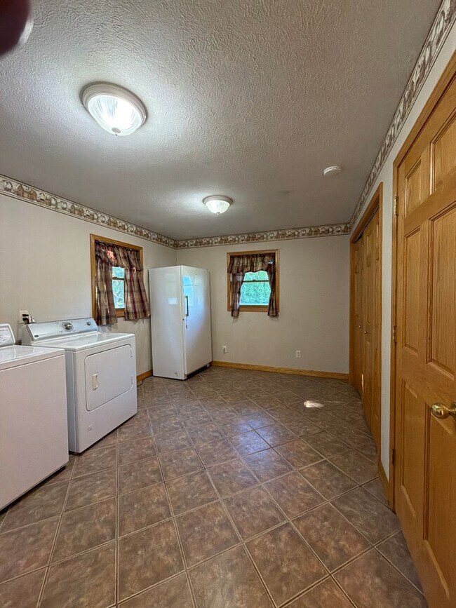 Building Photo - Country Living with Convenient Access 3 Bedroom Brick Ranch Home in Goshen