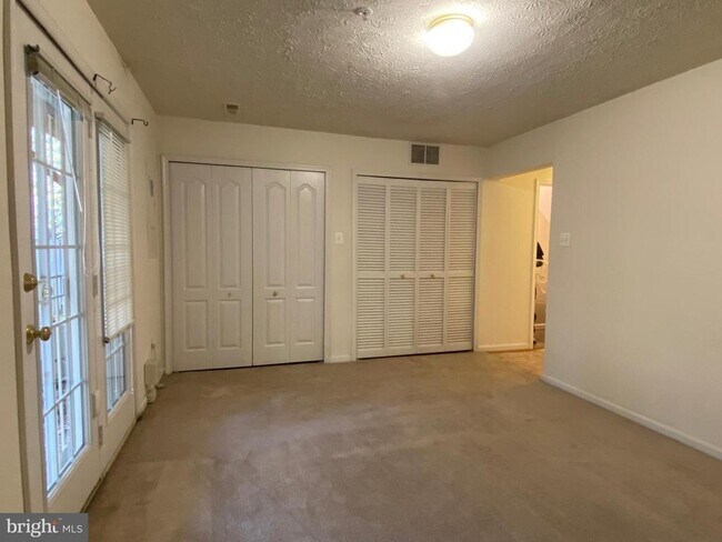 Building Photo - 9906 Doubletree Ln