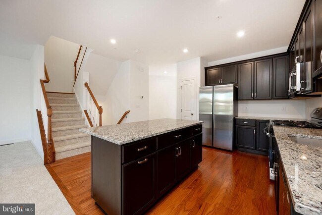 Building Photo - 28 Ironwood Dr