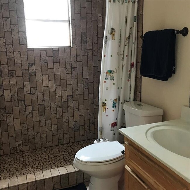 Building Photo - 1603 Sylvia Ln