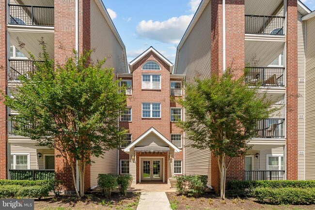 Building Photo - 3307 Wyndham Cir