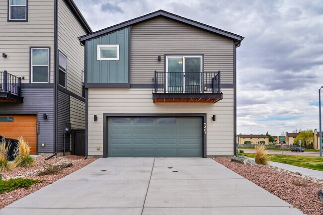 Building Photo - $2,095.95 2 Beds | 2 Bath, Single Family Home in Colorado Springs with Deck / Balcony!